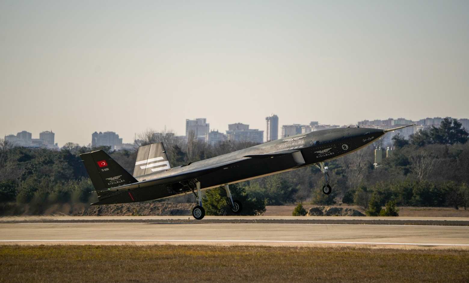 Bayraktar KIZILELMA aerodinamik testi geçti